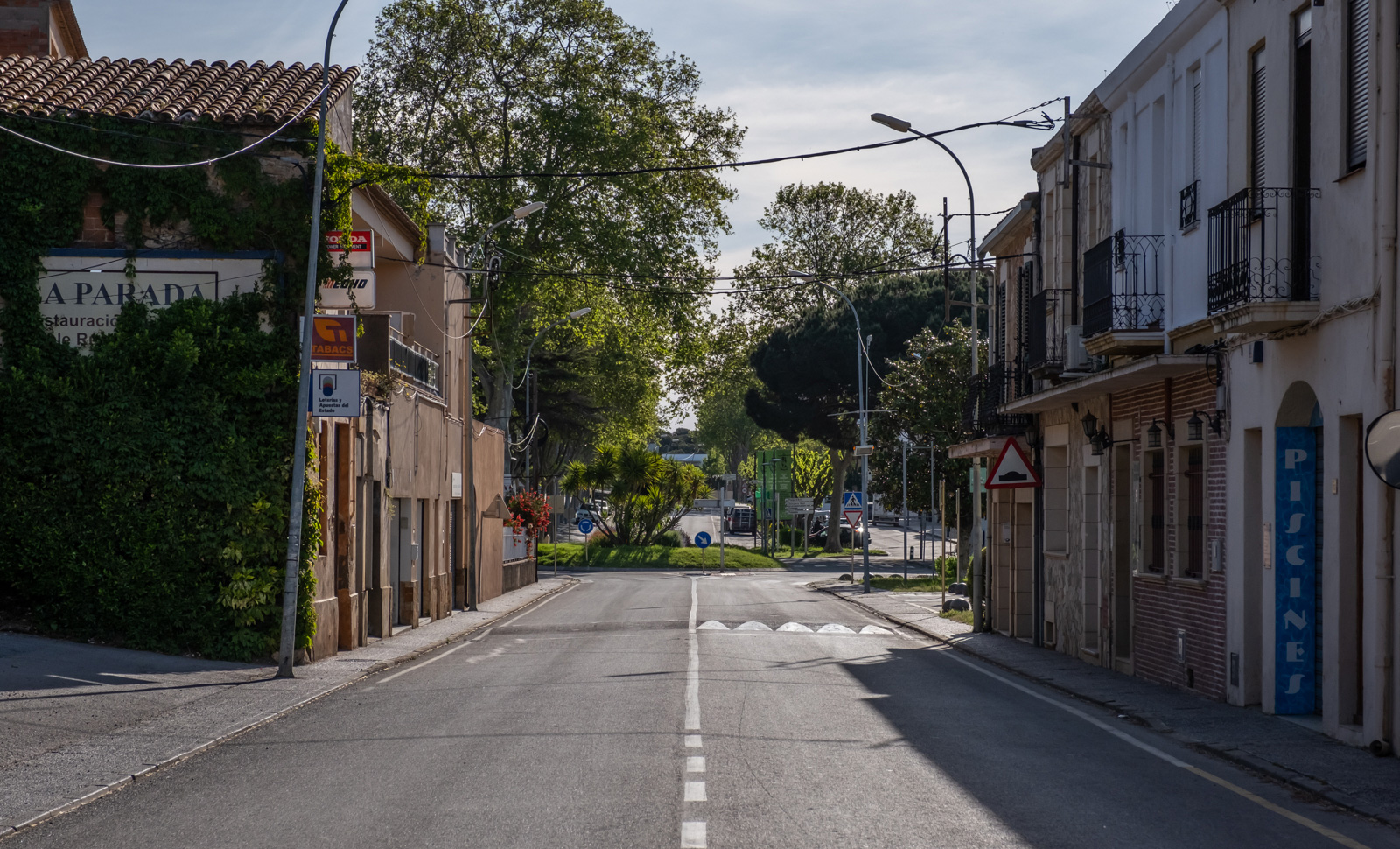 Només les ombres travessen els carrers · Avinguda de la Platja · Castell d’Aro - Jordi Mas