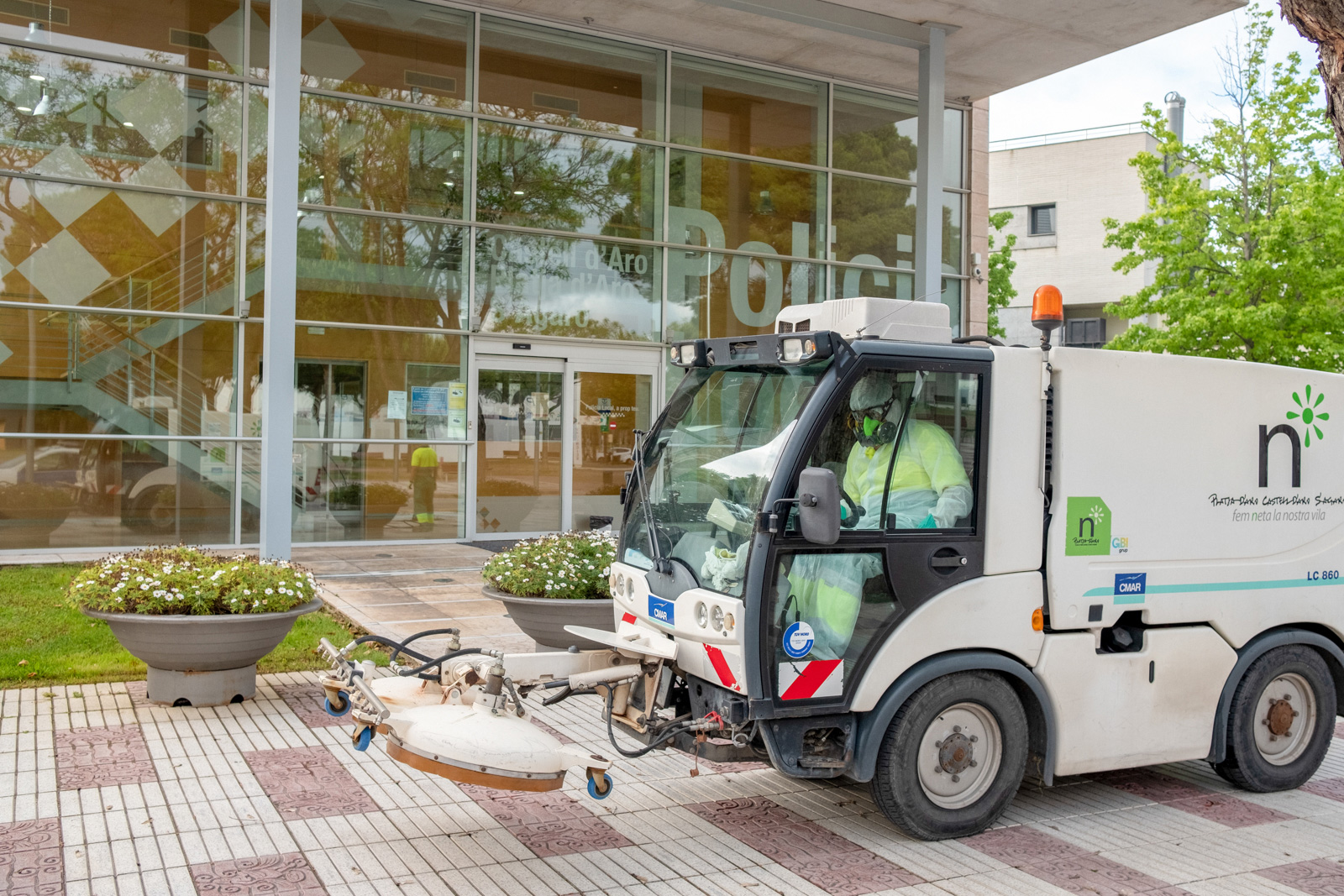 Imprescindibles, cara a cara · Servei municipal de neteja de la via pública (GBI Serveis) · Comissaria de la Policia Local · Platja d’Aro - Lluís Català