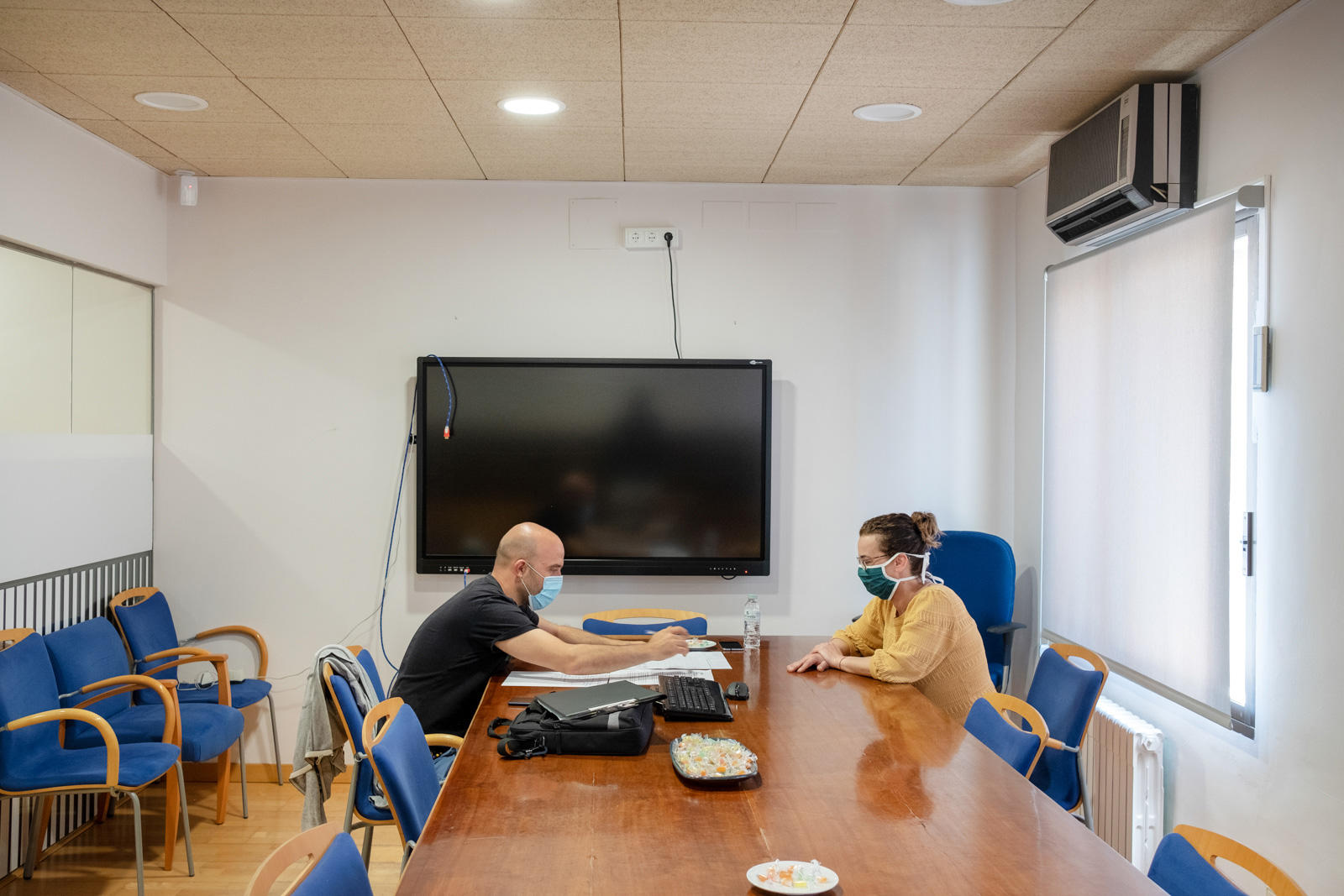 Les trobades presencials, una excepció · Reunió de la Unitat de Dinamització Comunitària · Sala de Juntes · Ajuntament · Platja d’Aro - Lluís Català