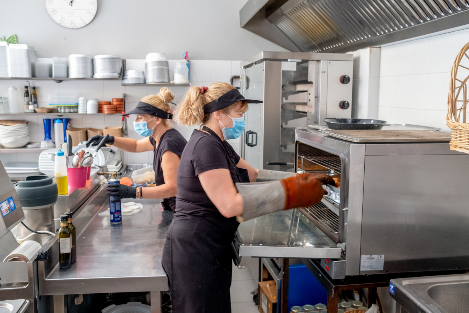 Preparant lliuraments a domicili · El Café del Mar · Platja d’Aro - Lluís Català