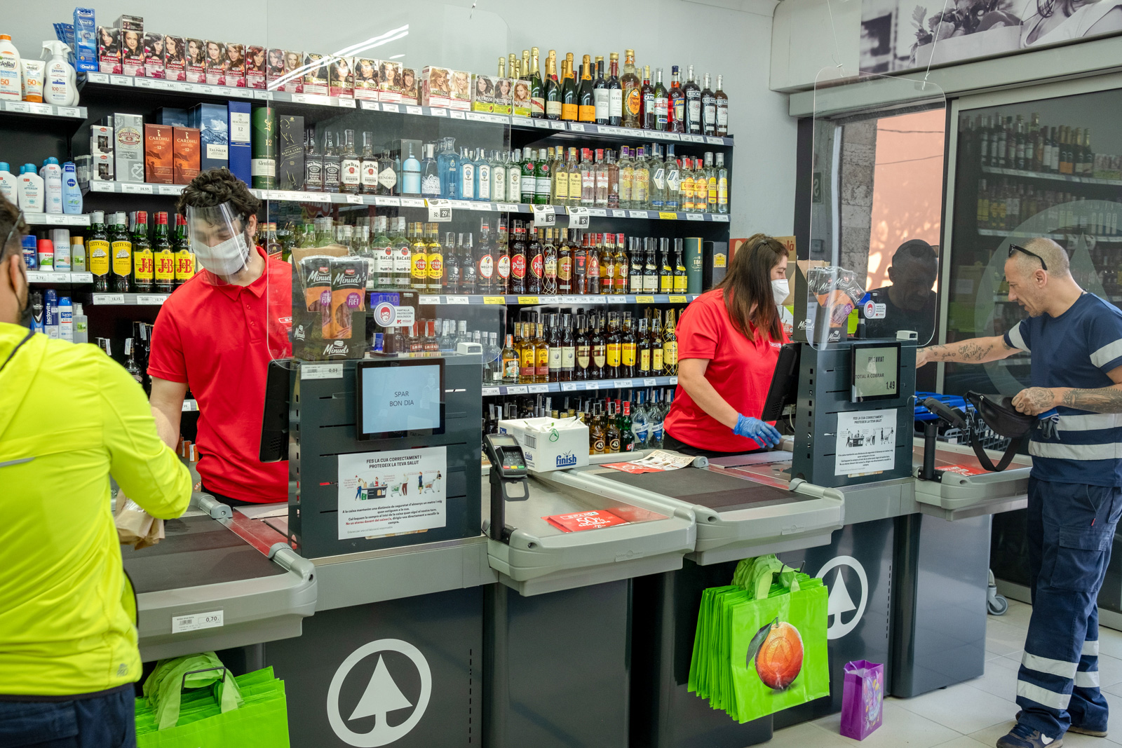 Valents per accident · Supermercat Spar · Castell d’Aro - Lluís Català