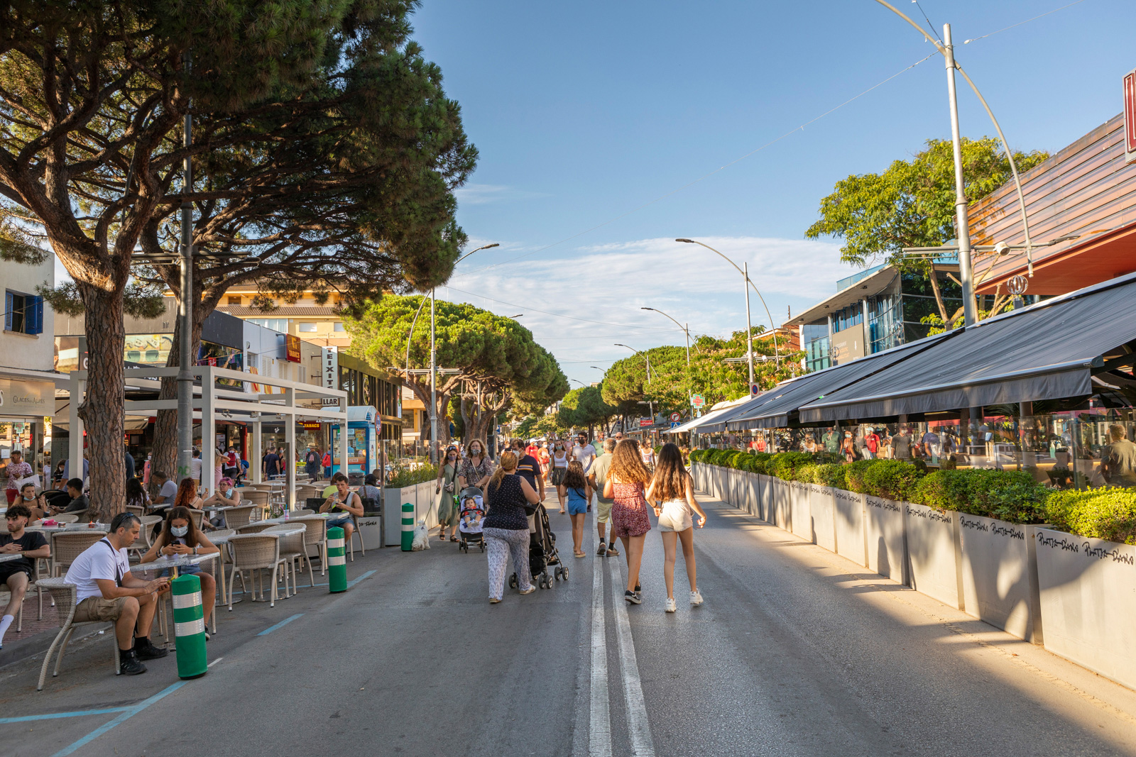 Aposta per als vianants · Tancament provisional de la trama urbana als vehicles · Avinguda de S’Agaró · Platja d’Aro - Jordi Geli
