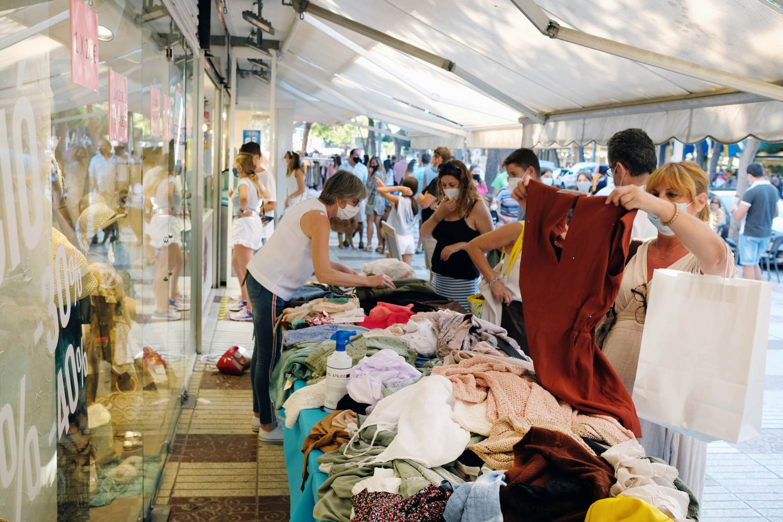 L’oportunitat més oportuna · La Botiga al Carrer (Associació d’Empresaris ADEM) · Avinguda de S’Agaró · Platja d’Aro - Lluís Català