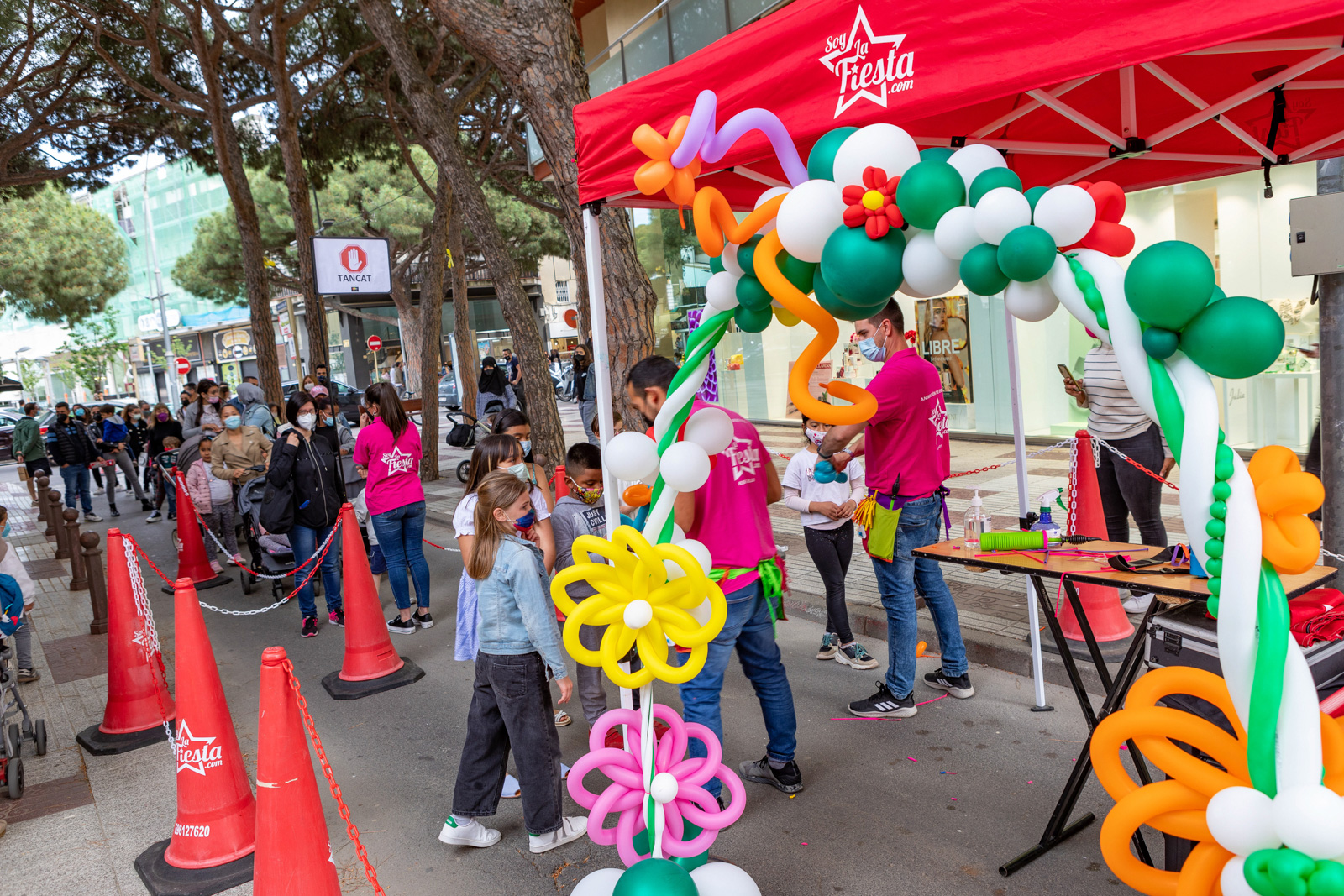 Colors de primavera · Platja d’Aro entre flors, primavera de 2021 · Avinguda de la Pau · Platja d’Aro - Jordi Geli