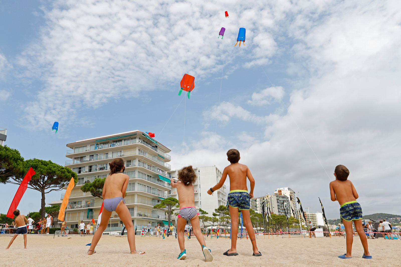 Amunt, amunt... sempre amunt! · Taller d’estels-Programa de turisme familiar, estiu de 2021 · Platja Gran · Platja d’Aro - Aniol Resclosa