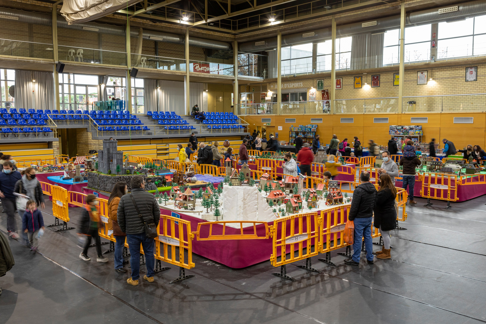 Reorganitzant espais · Fira de Playmobil, Nadal de 2021 · Palau d’Esports i Congressos, Platja d’Aro - Jordi Geli